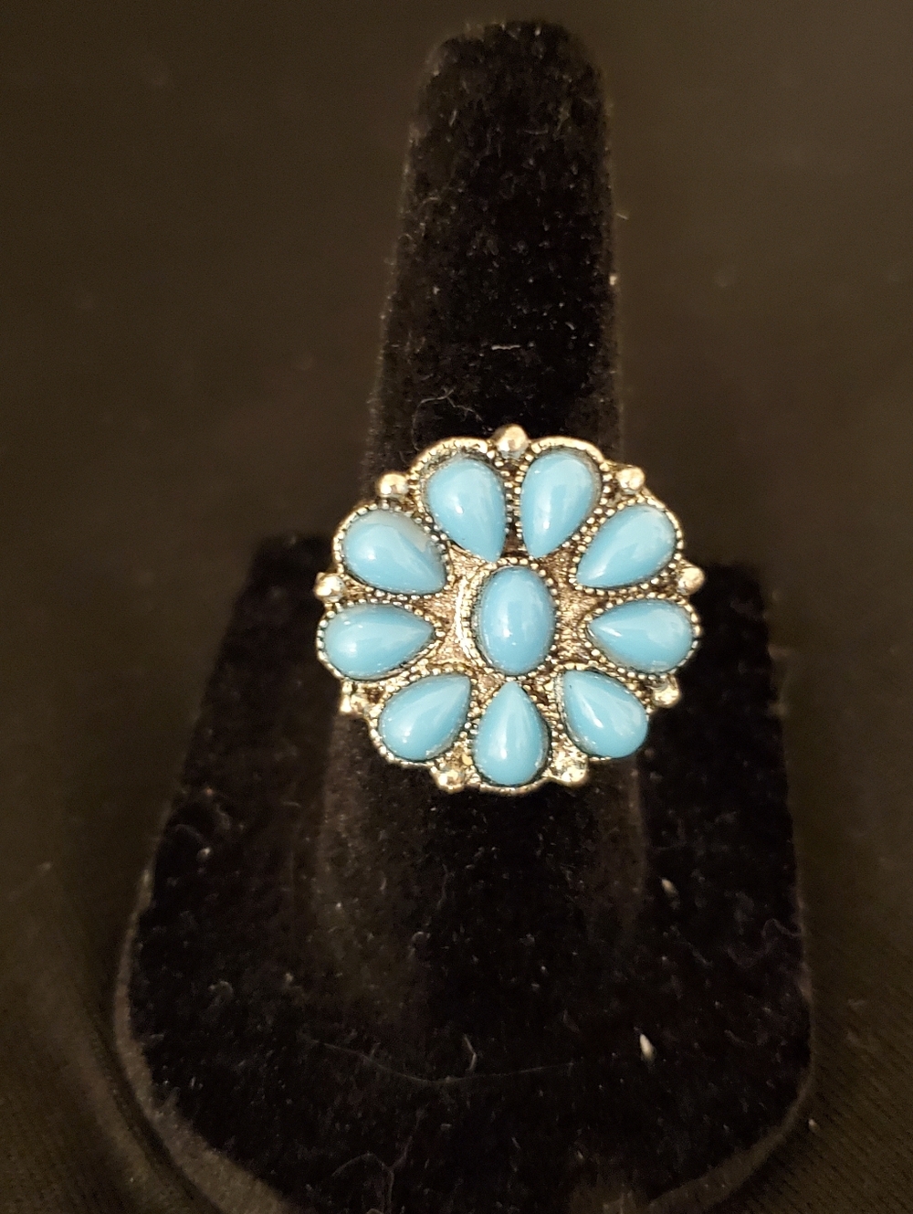 Turquoise Floral Cluster Ring - Women's Jewelry. Size 6